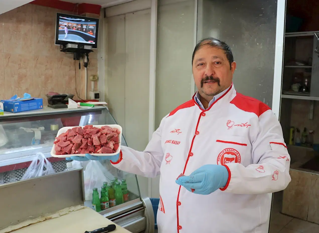 'Kurban etleri soğutulmadan üst üste poşete konulup dolaba atılırsa çürür' 