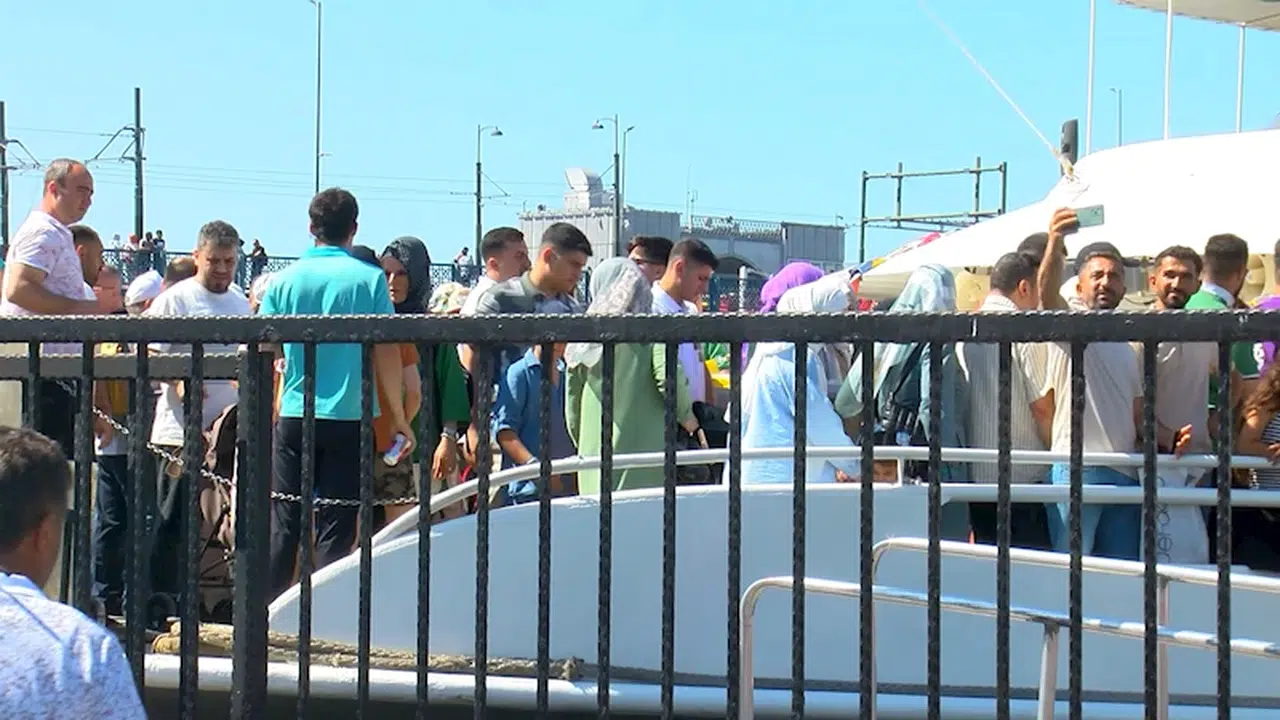 İstanbul - İstanbul'da bayramda boğaz turlarına yoğun ilgi
