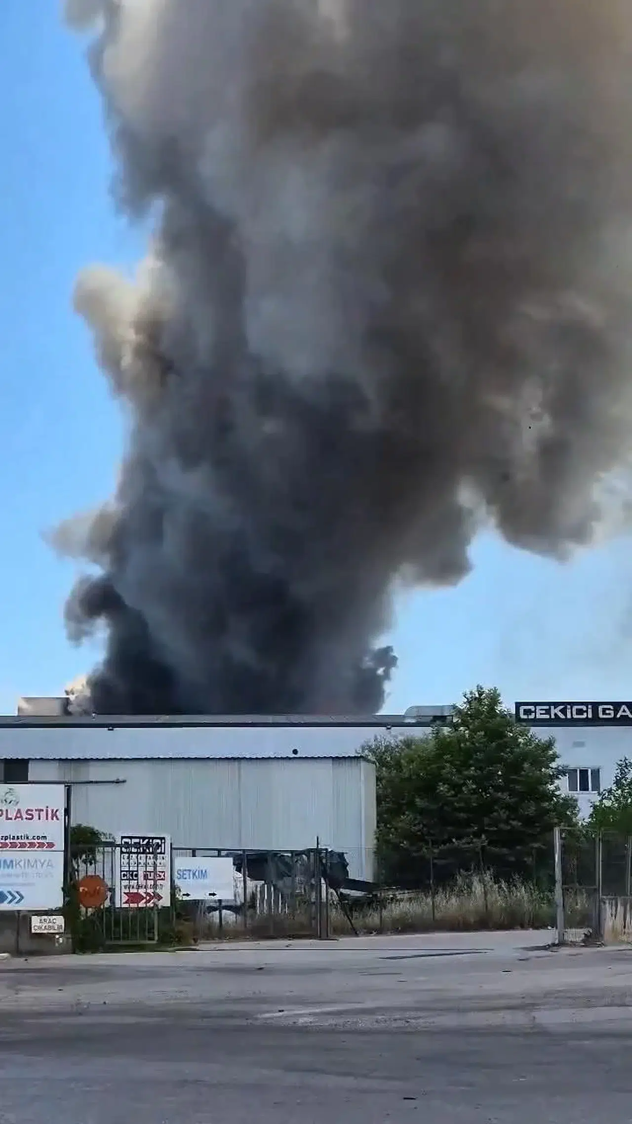 İstanbul - Tuzla'da fabrika yangını - 1