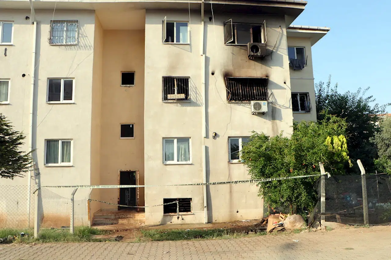 Evde çıkan yangında anne ve 1 yaşındaki oğlu öldü, baba yaralandı