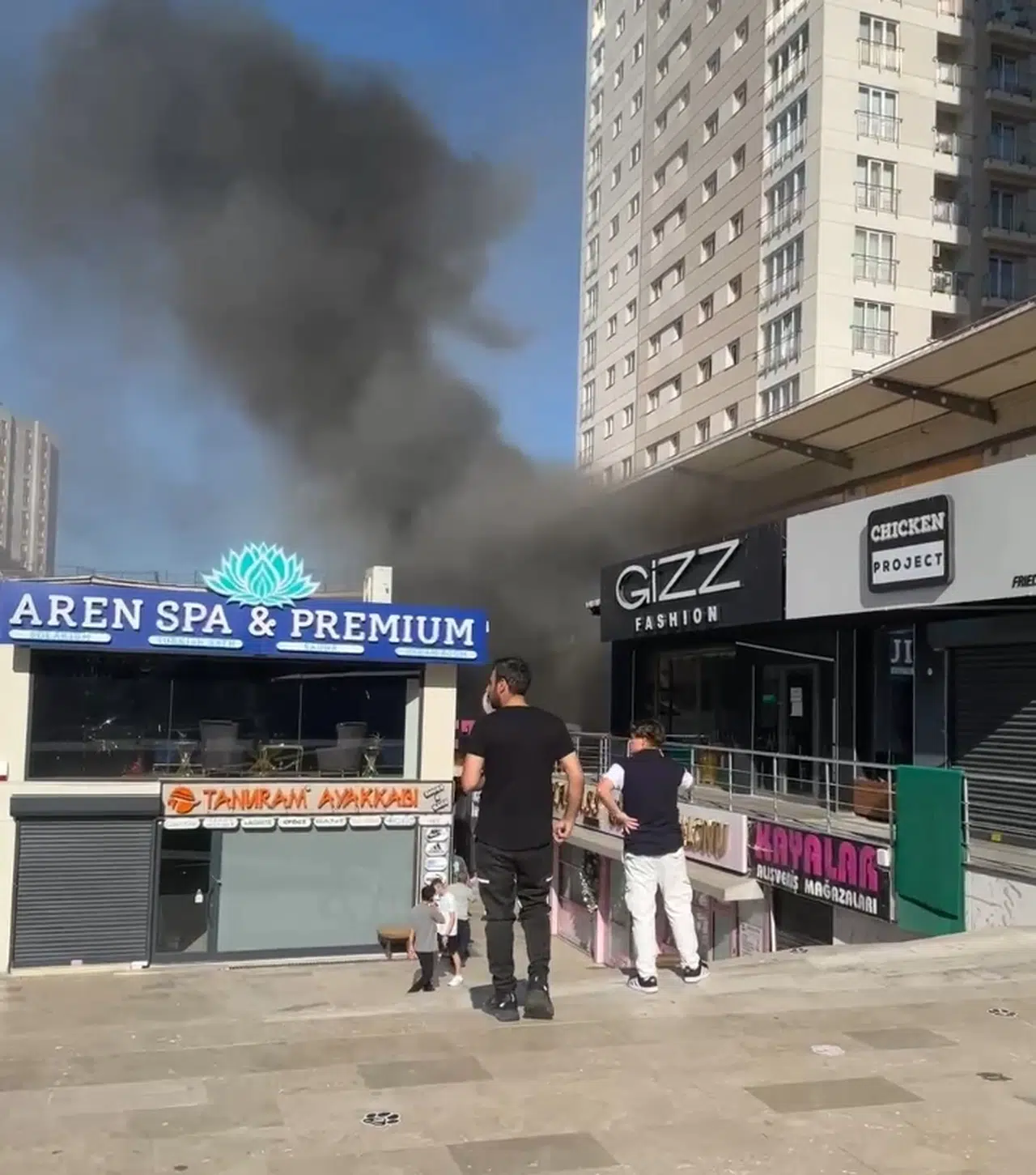 İstanbul - Avcılar'da pet shopta yangın