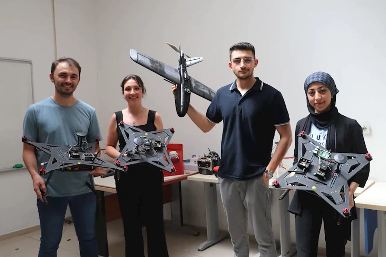 Üniversite öğrencilerinden kamikaze İHA