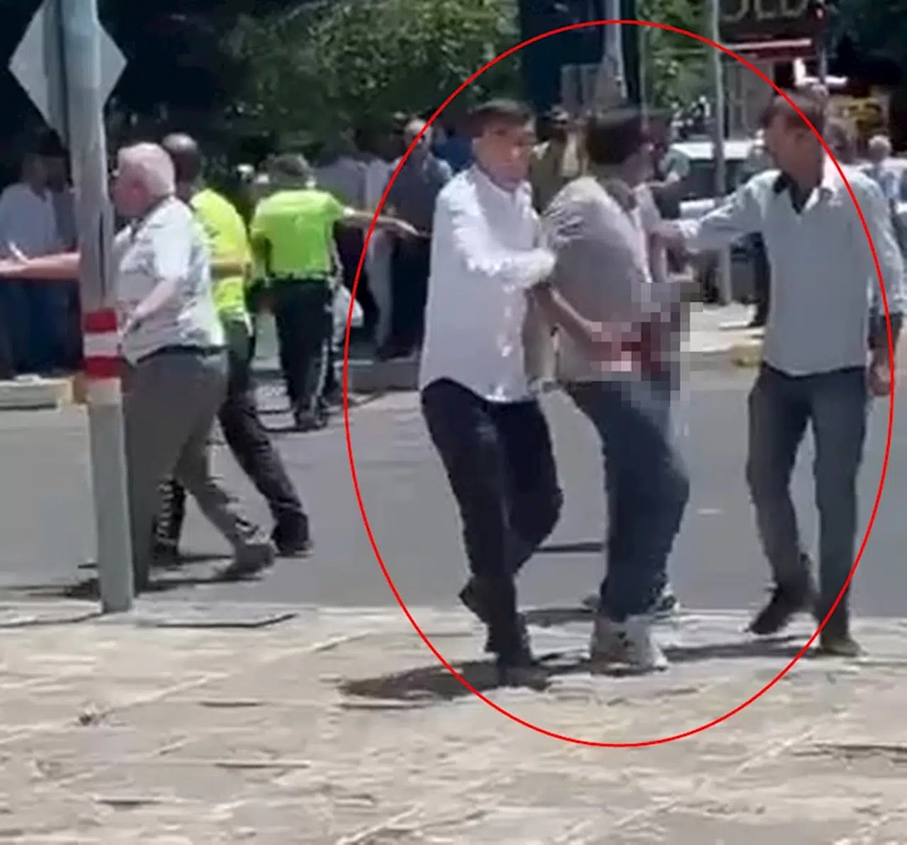 Mardin’de akraba ailelerin bıçaklı kavgası: 1 yaralı