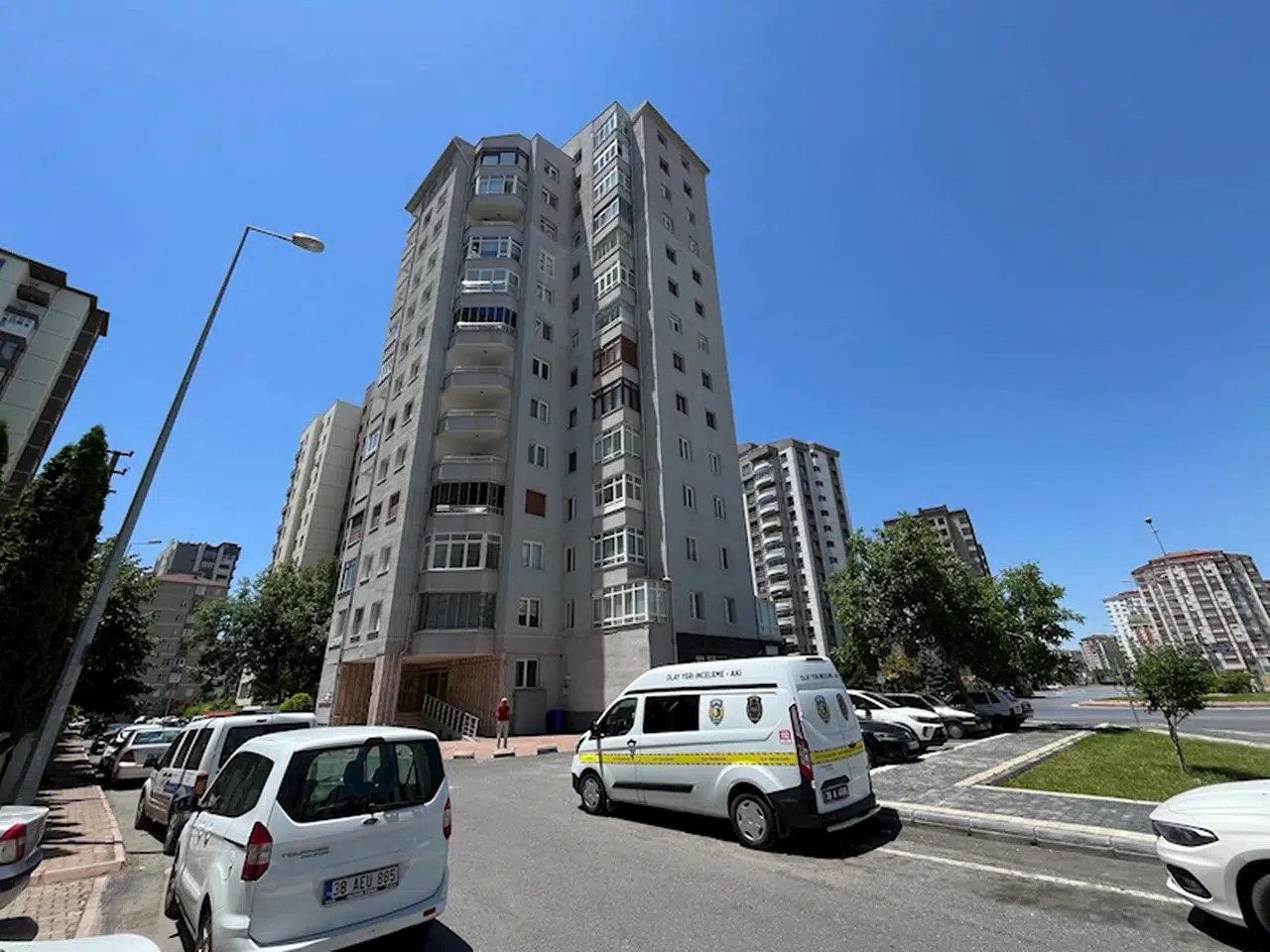 Evinde ölü bulundu