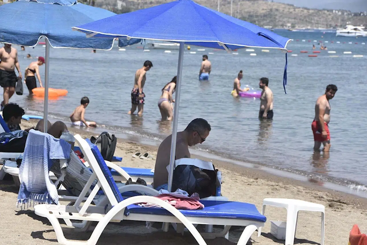 Bodrum'da bayramın 4'üncü gününde de plajlarda yoğunluk