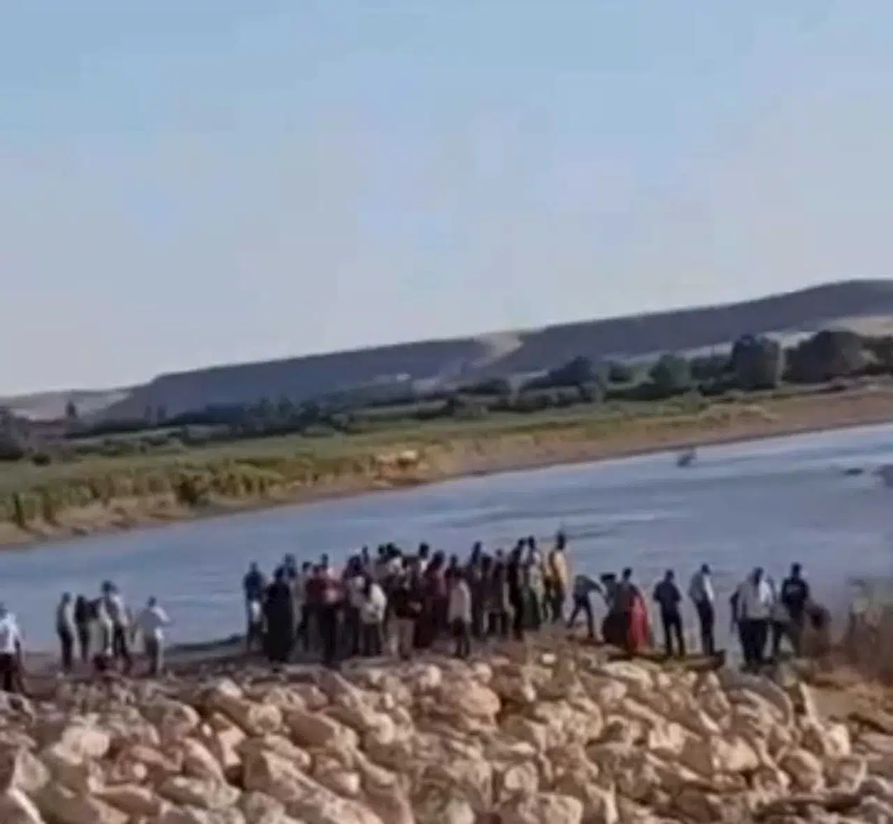 Batman’da çayda akıntıya kapılan Seher boğuldu, akrabası tedaviye alındı