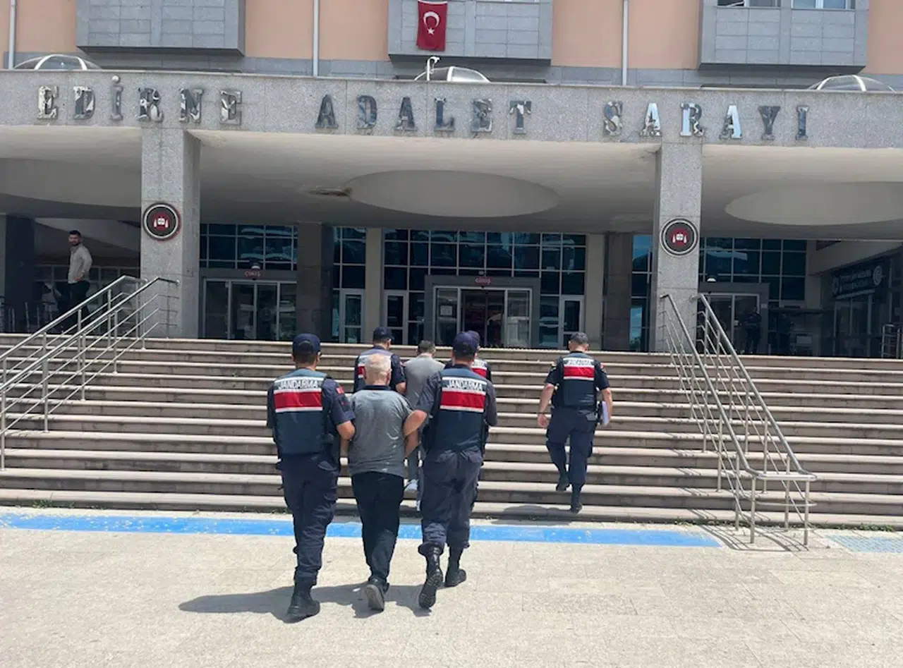 Edirne’de aranma kaydı olan 2 şüpheli yakalandı	 