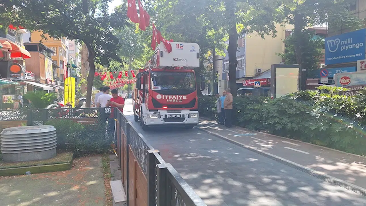 Kocaeli'de restoranın bacasında yangın 