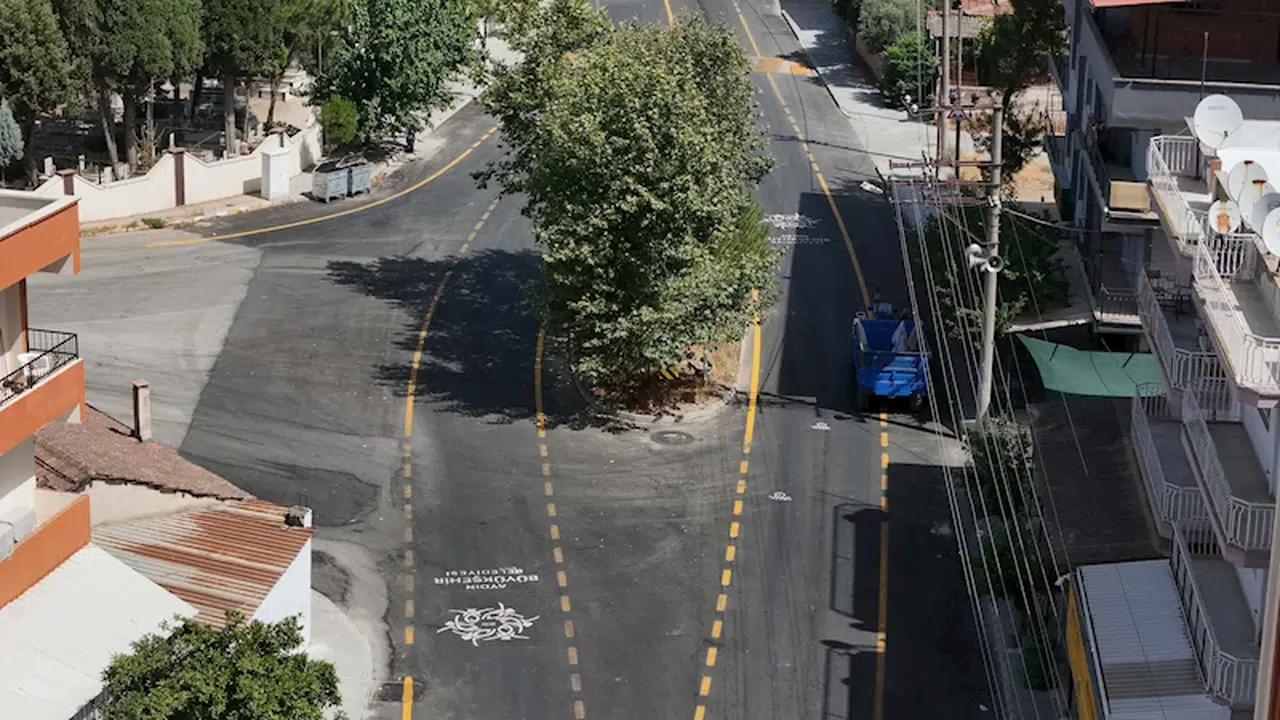 Aydın'da Cumhuriyet Caddesi yenilendi