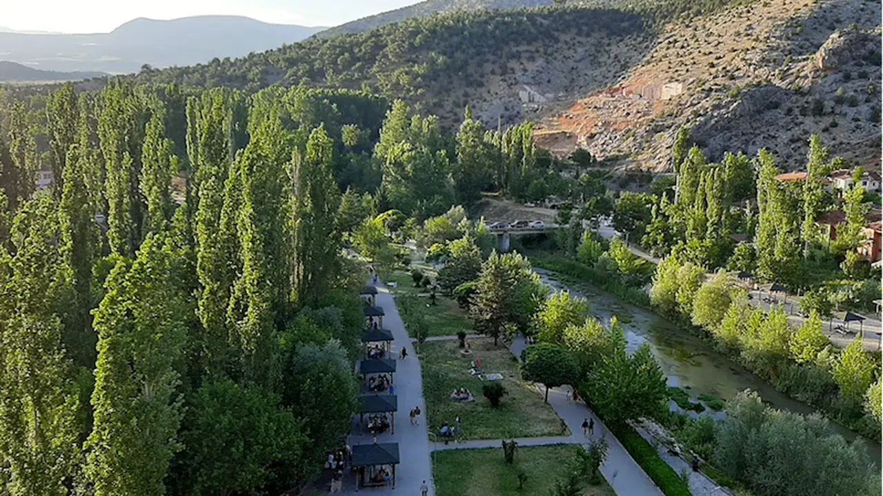 Çorum'da İncesu Kanyonu, bayram tatilinde ziyaretçilerin uğrak noktası oldu