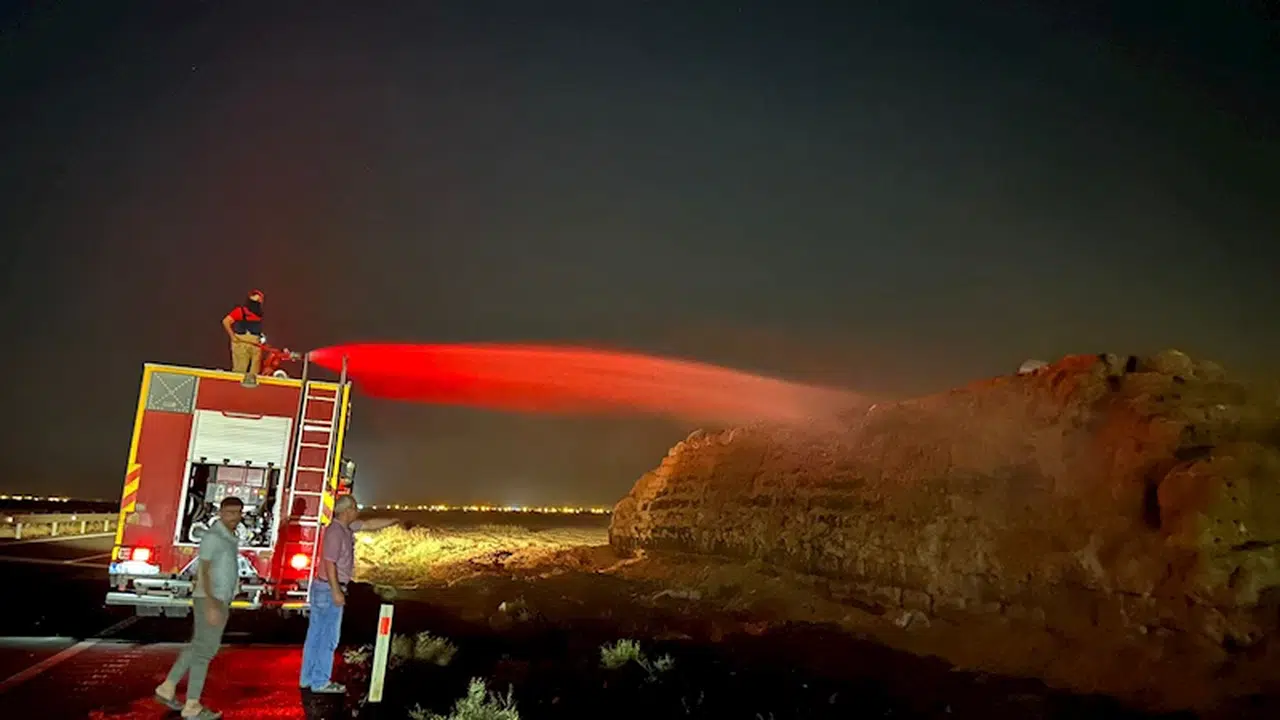 Mardin'de tonlarca saman balyası küle döndü
