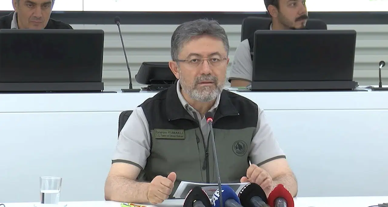 Bakan Yumaklı: Uşak'taki orman yangını kontrol altına alındı