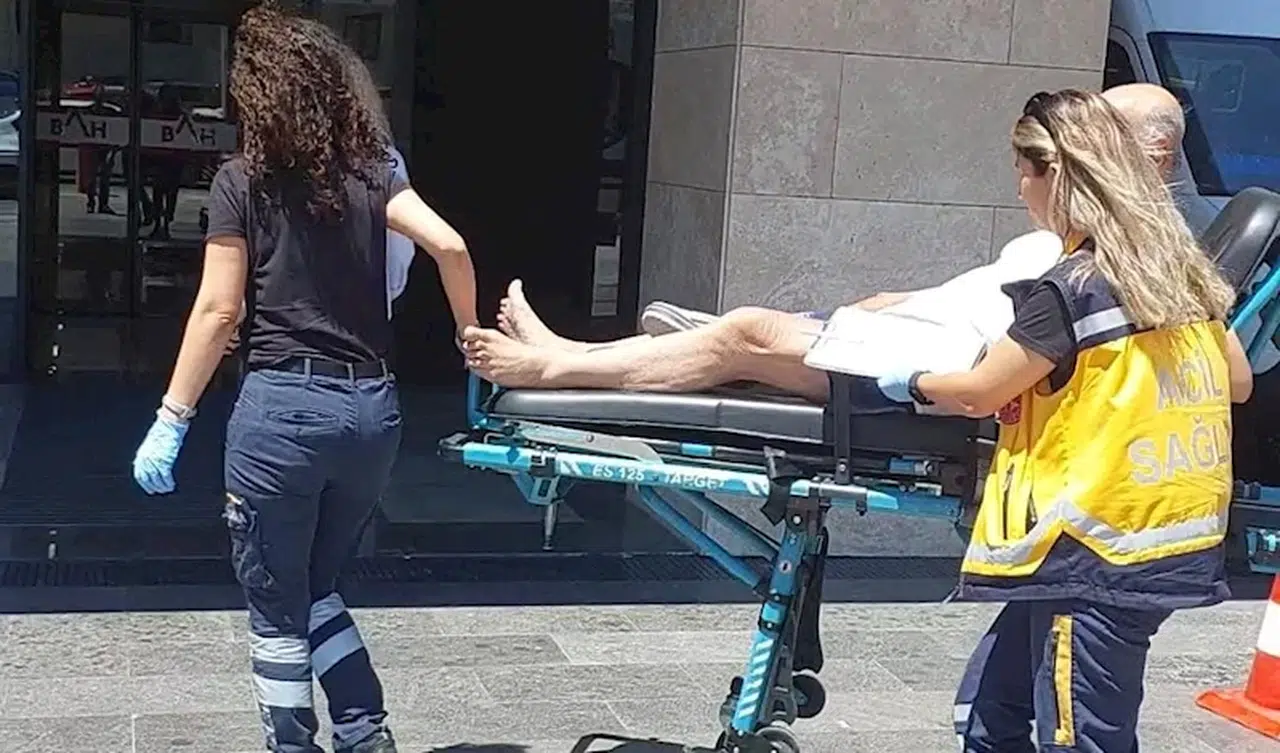 Denizde ayağı burkulunca boğulma tehlikesi geçirdi