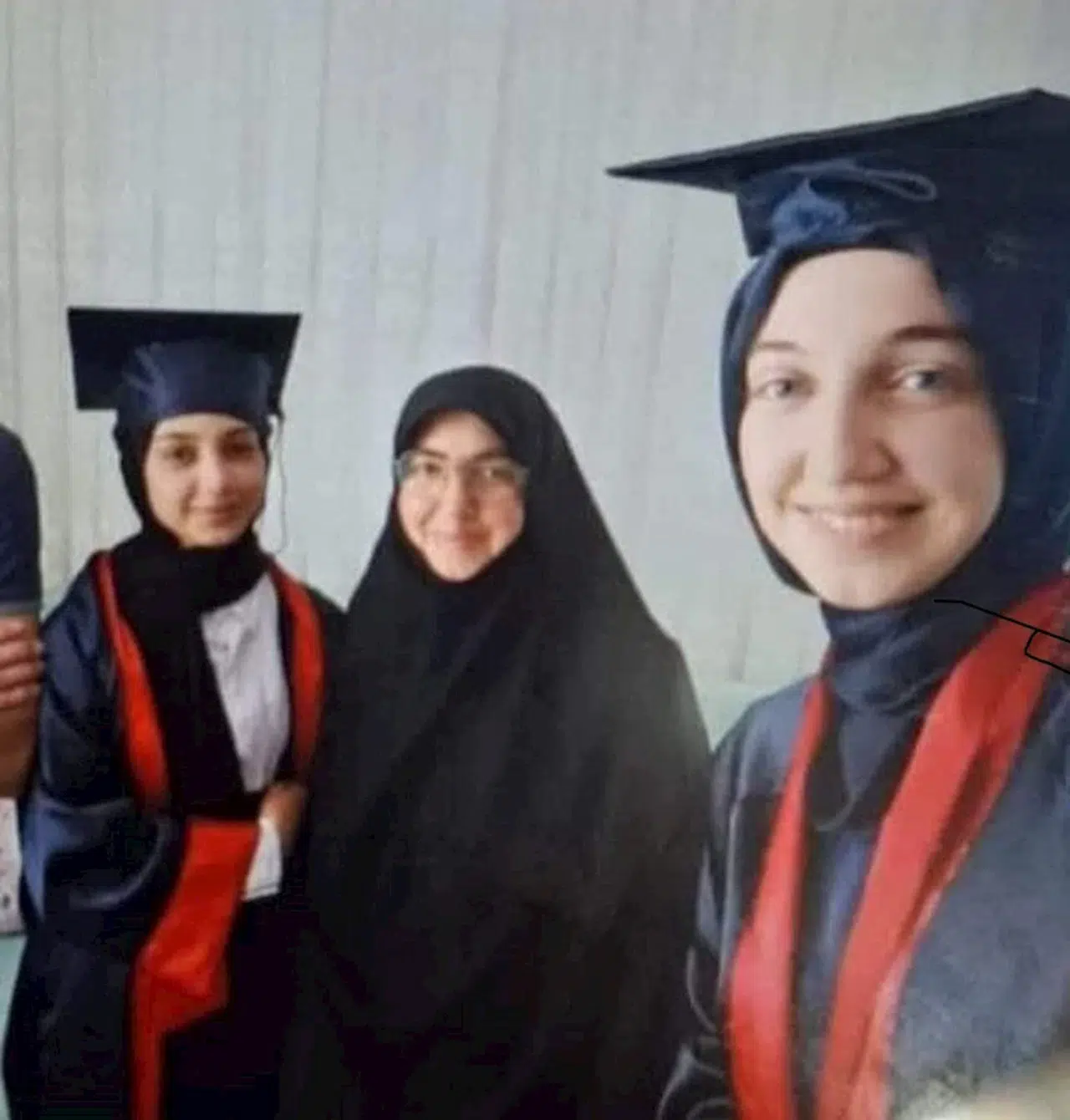 Kazada ölen anne- kız, memleketlerinde yan yana toprağa verildi 