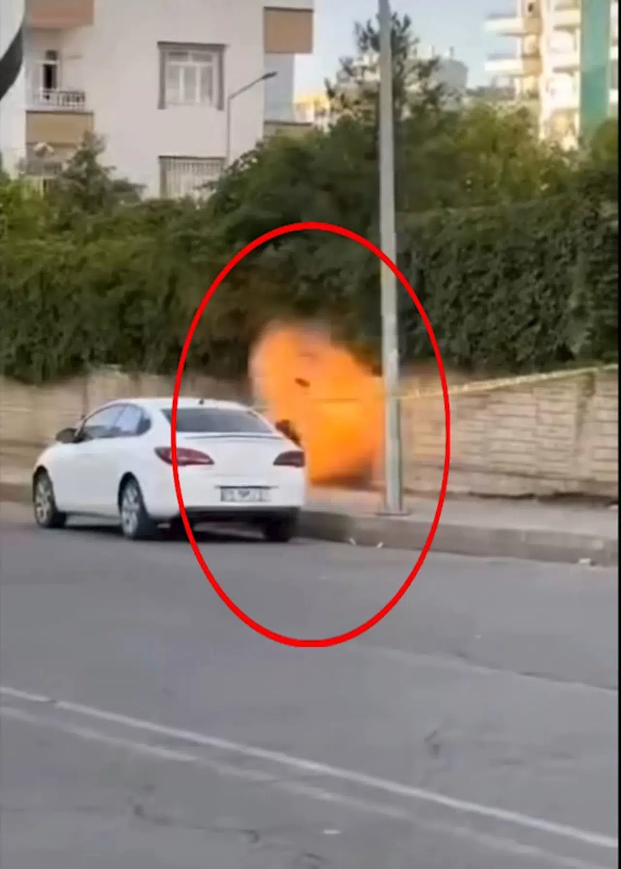 Diyarbakır'da kontrollü şekilde patlatılan şüpheli valiz, boş çıktı