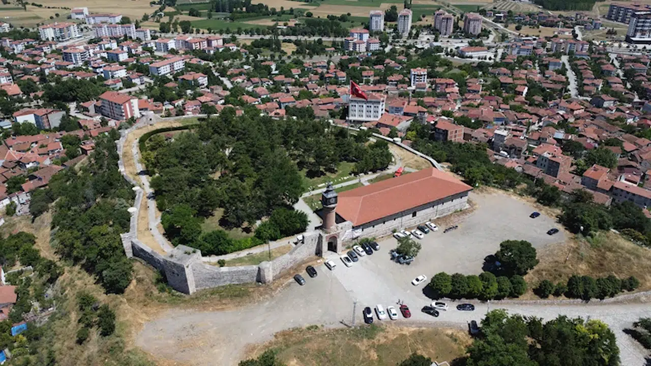 4 bin yıllık Zile Kalesi'ne ziyaretçi akını 