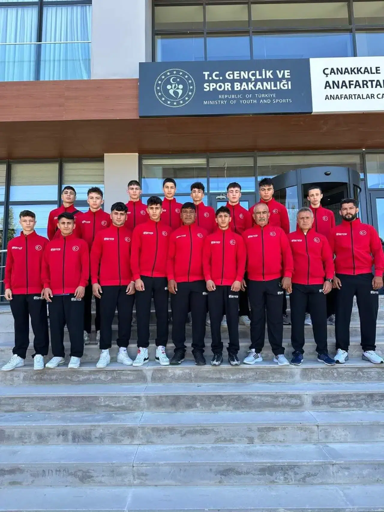 Türkiye'nin Gururu: SEM Sporcuları Avrupa Boks Şampiyonası'nda Yarışacak