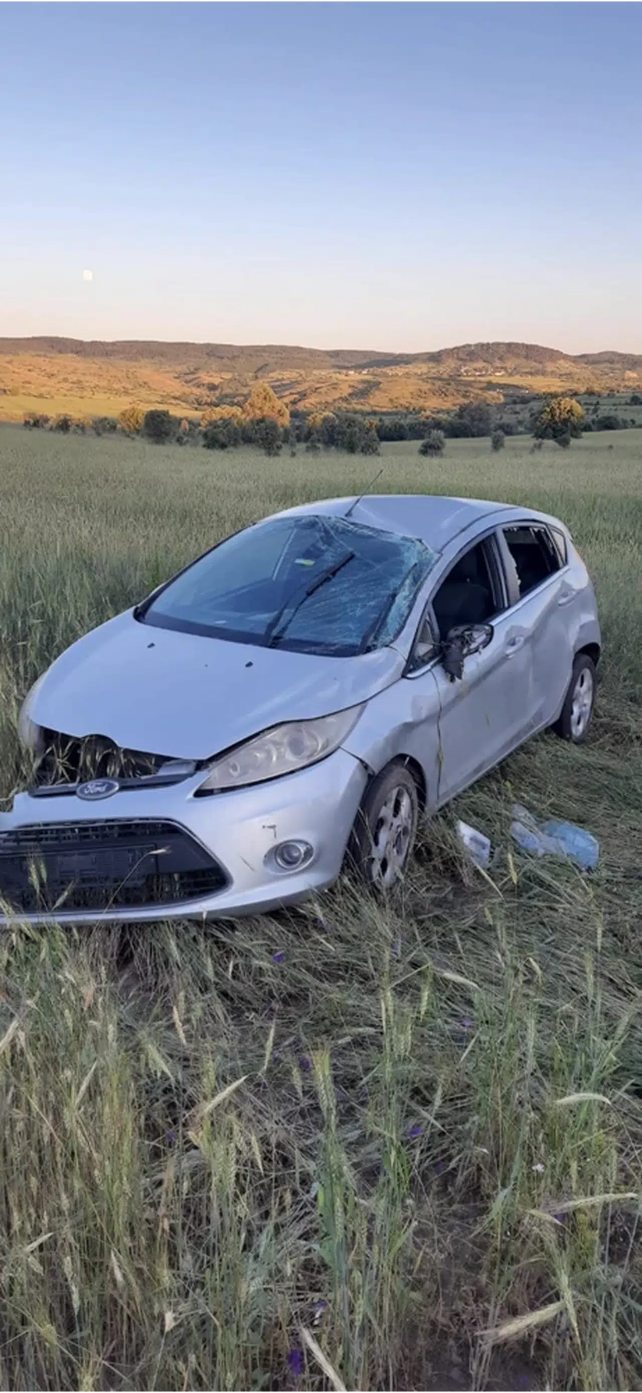 Gerede'de tarlaya devrilen otomobildeki 3 kişi yaralandı