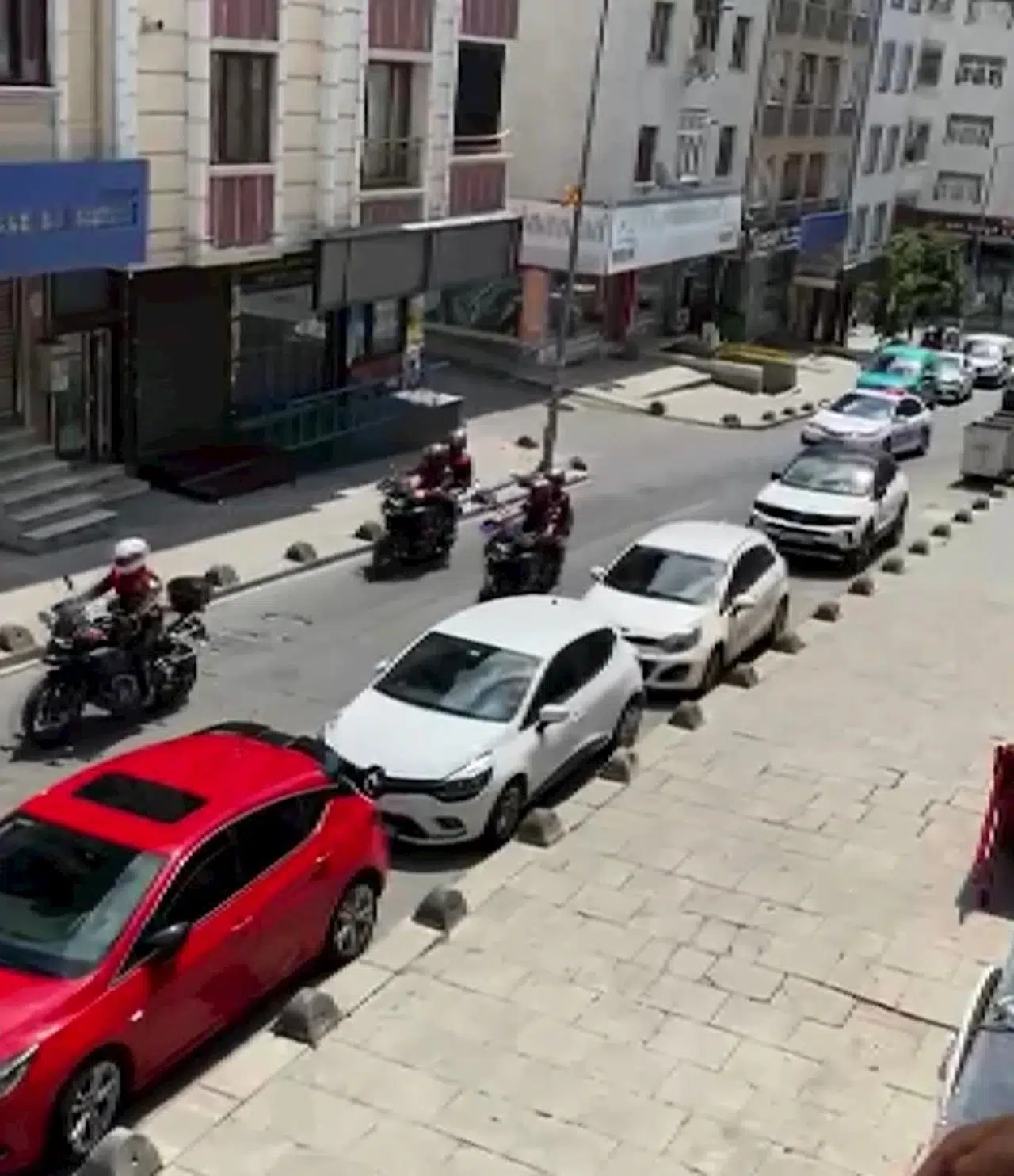 İstanbul - Bağcılar'da emekli polis gaspçılarla girdiği çatışmada öldü