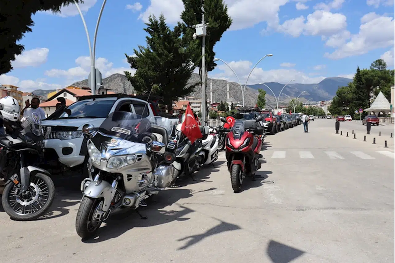 Amasya'da off-road araçları ve motosikletlerle geçiş gösterisi yapıldı