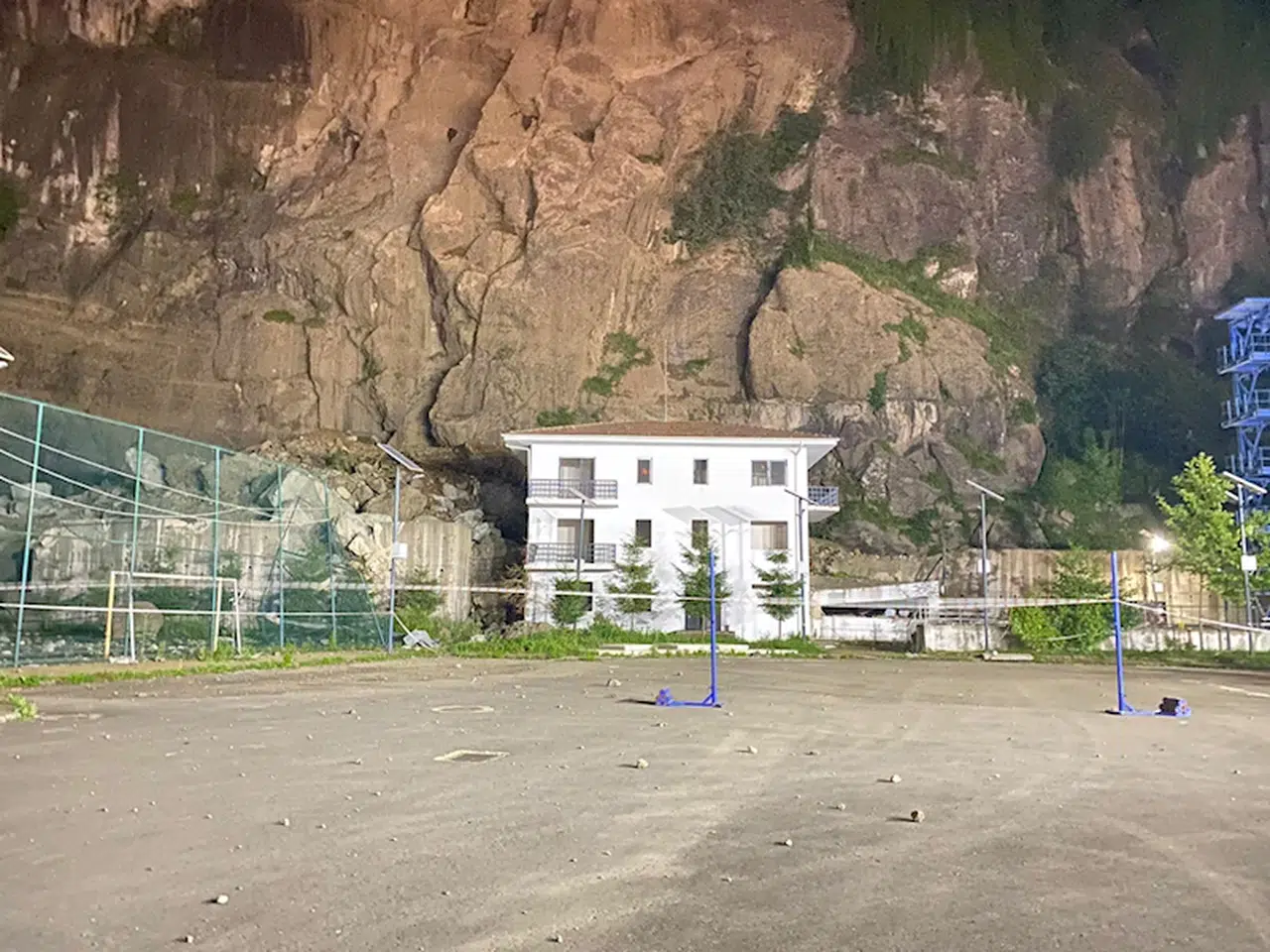 Rize'deki toprak kayması cep telefonu kamerasıyla kaydedildi