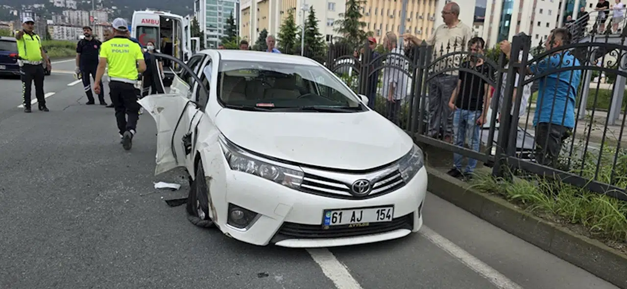 Rize'deki trafik kazasında 3 kişi yaralandı