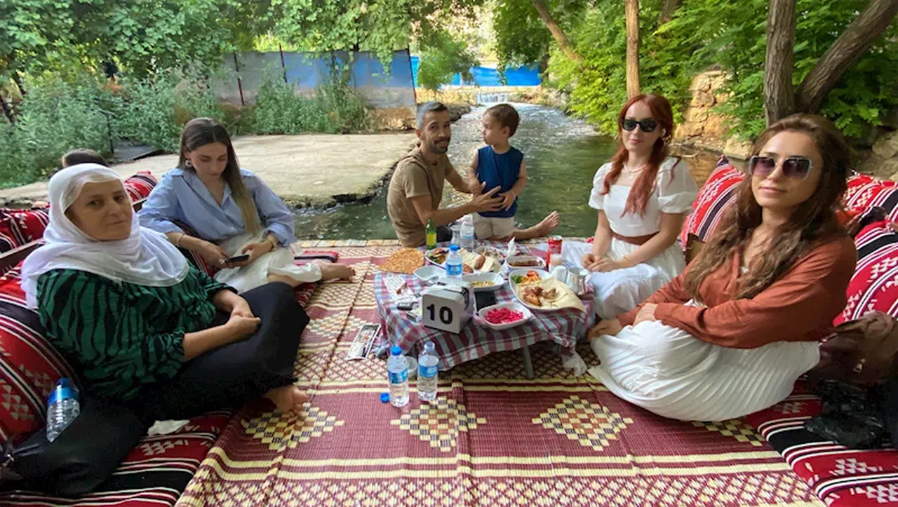 Mardin'de Beyazsu mesire alanında bayram yoğunluğu