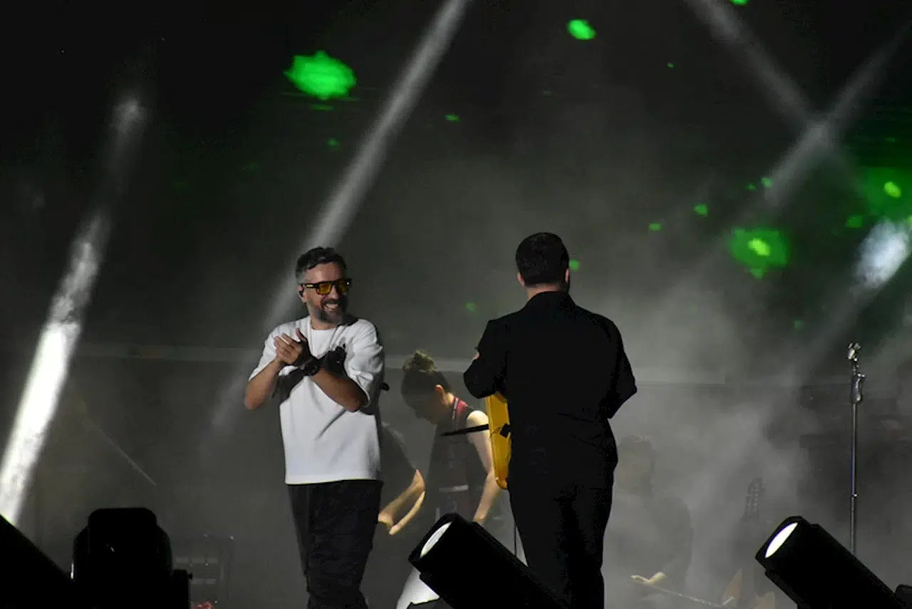 Şarkıcı Resul Dindar "Trabzon Kültür Yolu Festivali"nde sahneye çıktı