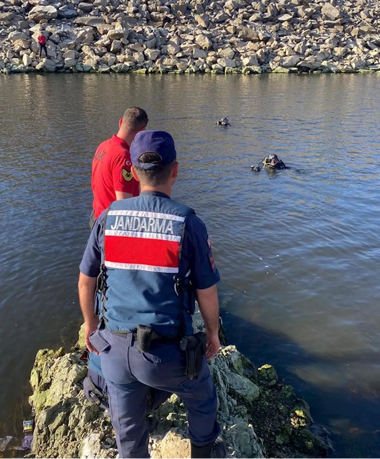Amasya'da serinlemek için gölete giren genç boğuldu