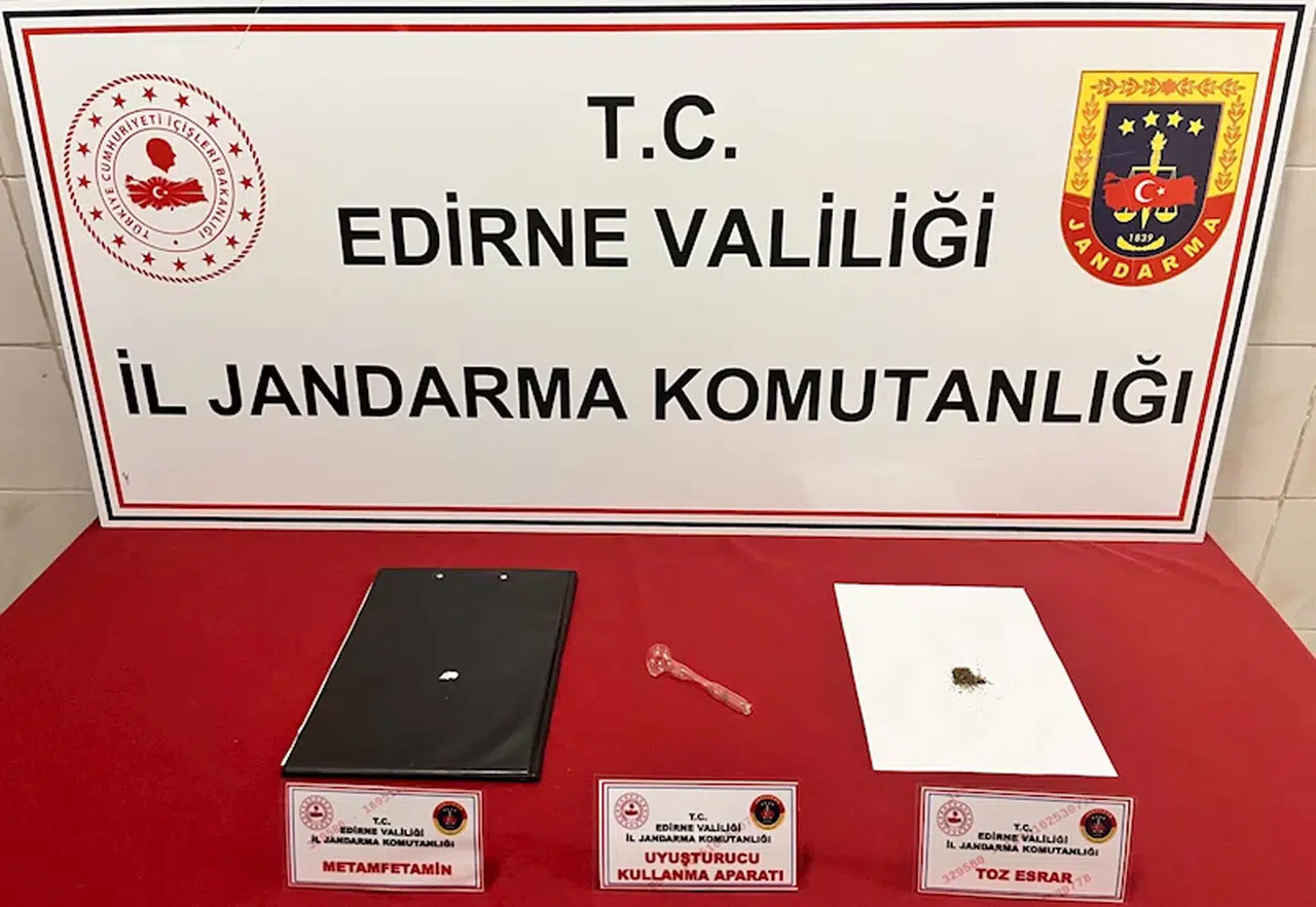 Edirne’de araçta uyuşturucu ele geçirildi 