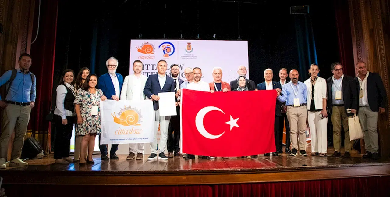 Finike'ye 'Yalnız Değilsin' ile büyük ödül