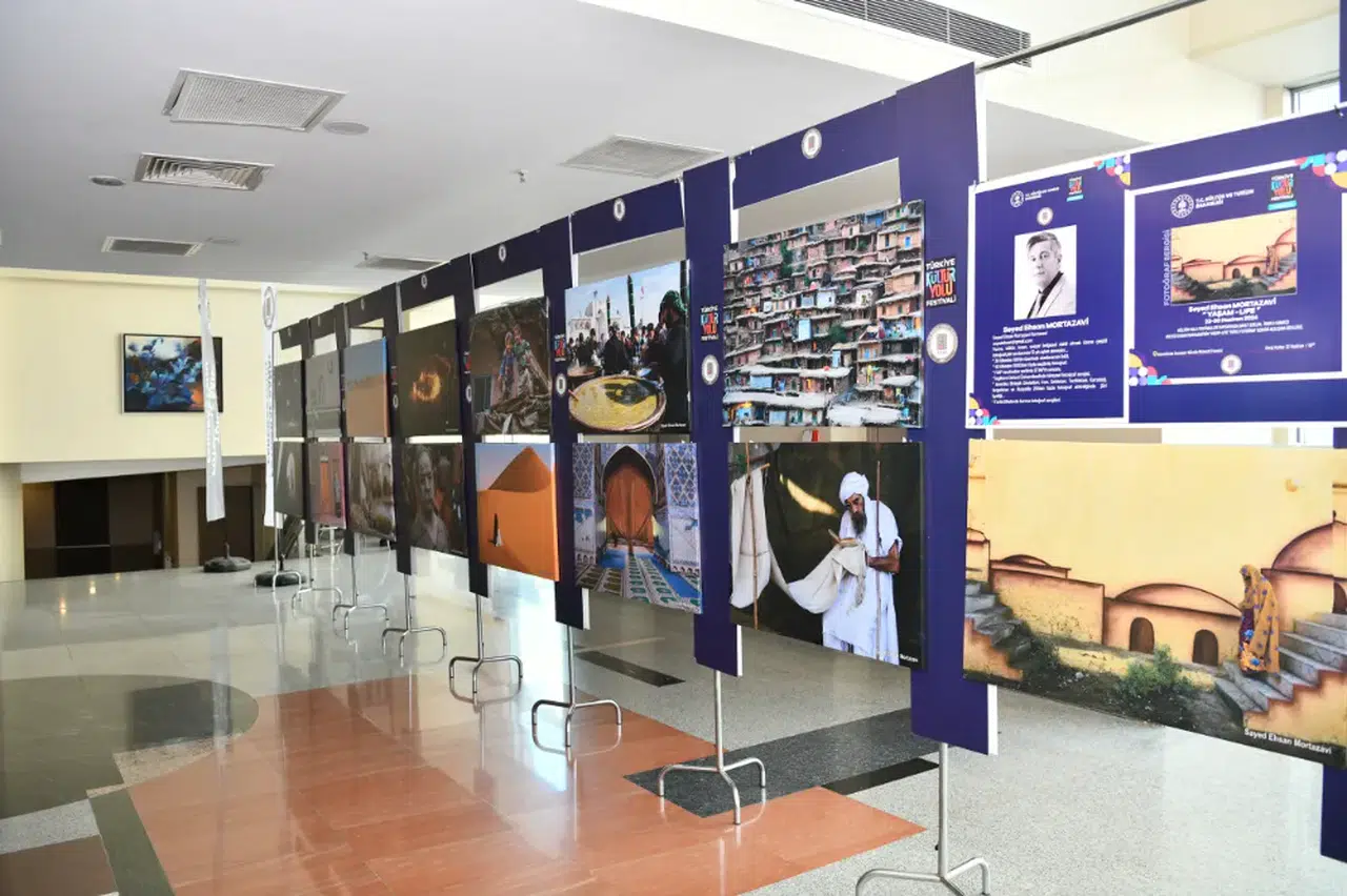 İranlı Sanatçı Seyed Ehsan Mortazavi'nin Eserleri Trabzon'da