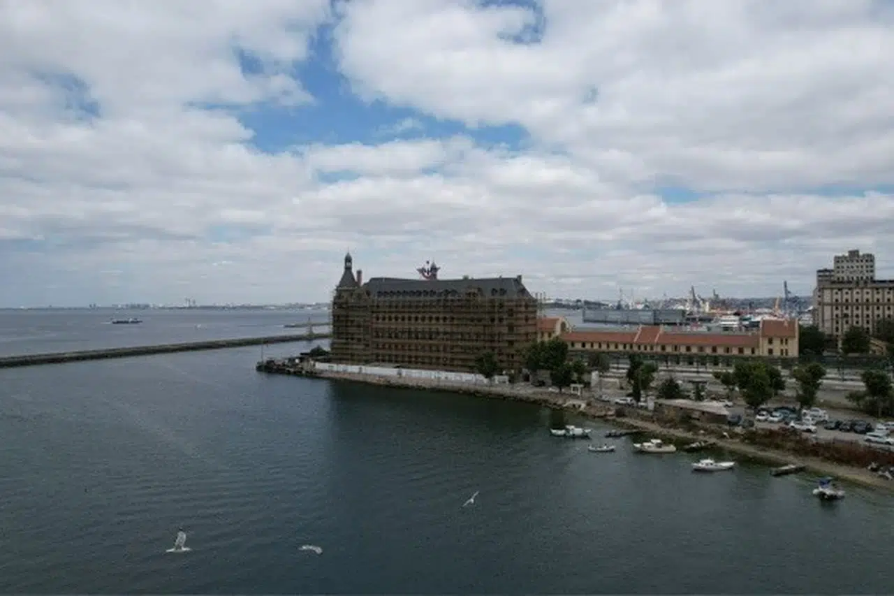 İstanbul - Restorasyonu devam eden Haydarpaşa Garı'n son hali havadan görüntülendi