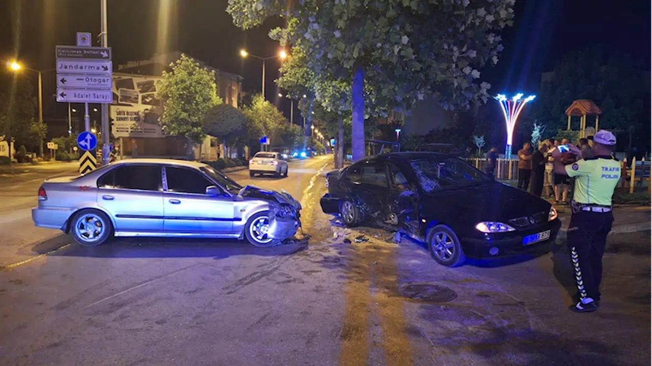 Samsun'da iki otomobilin çarpıştığı kazada sürücüler yaralandı