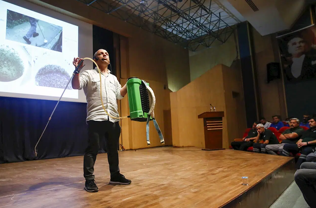 Büyükşehir'den ilaçlama personeline eğitim