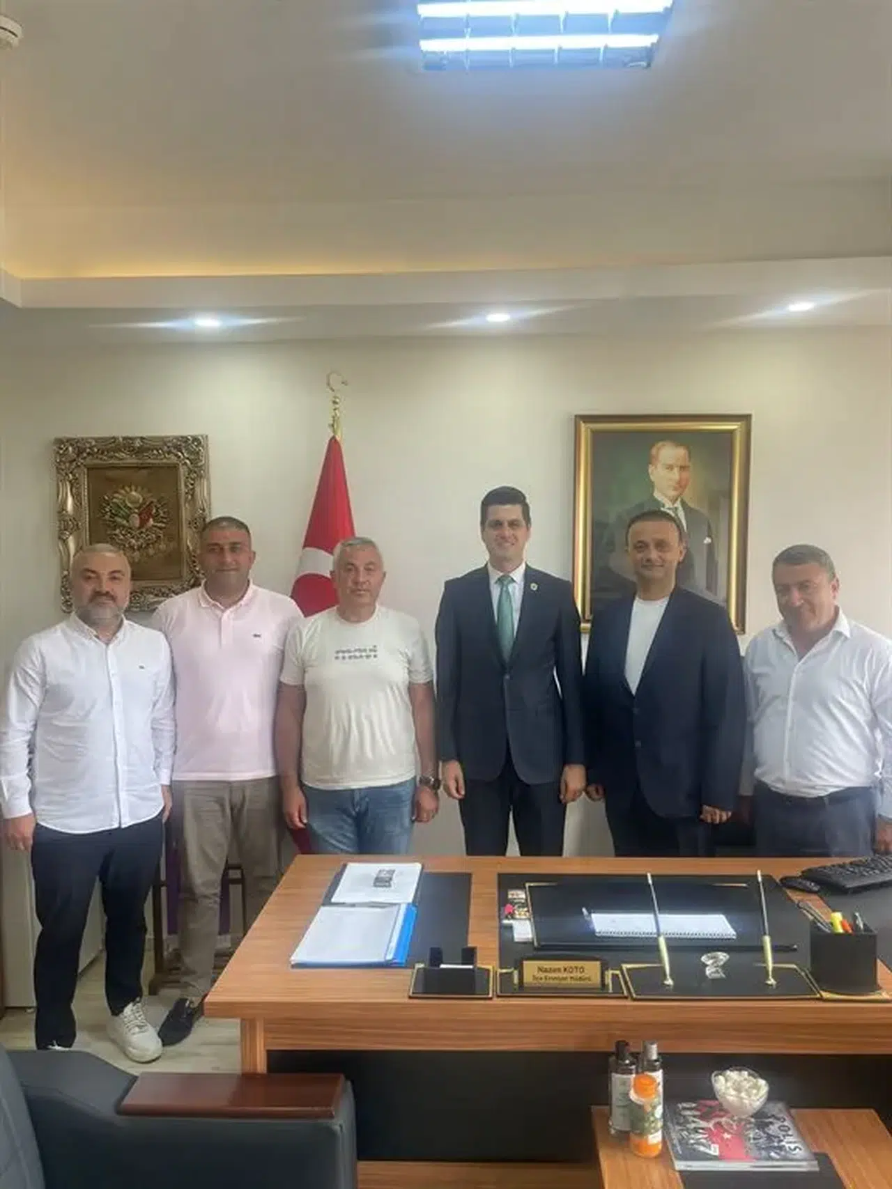 Kemalpaşa'ya Ziyaret: Hopa TSO Başkanı ve Heyeti, İlçe Emniyet Müdürü Nazım Koto'yu Ağırladı