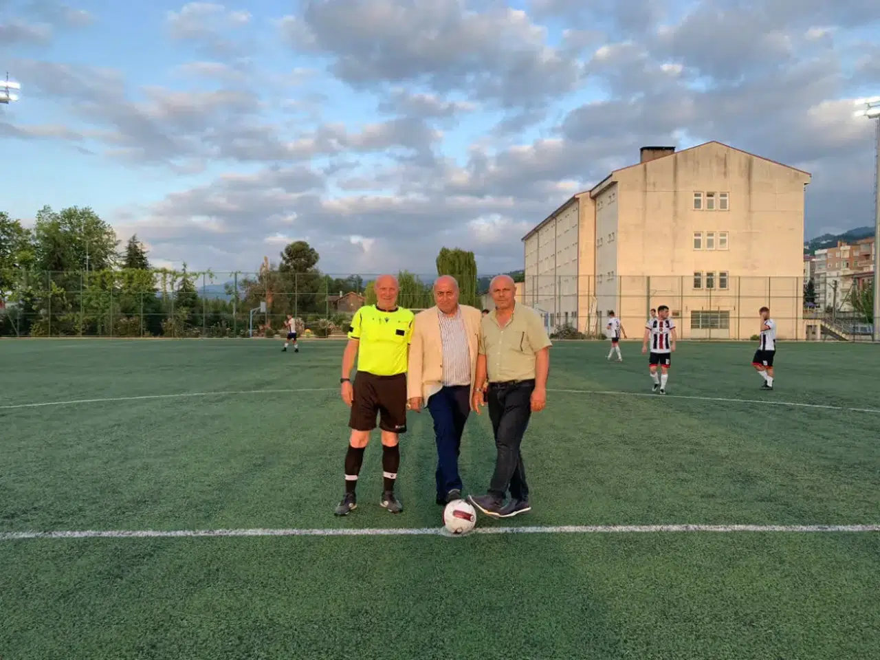 Beşikdüzü Belediyesi Yaz Futbol Turnuvası Başladı