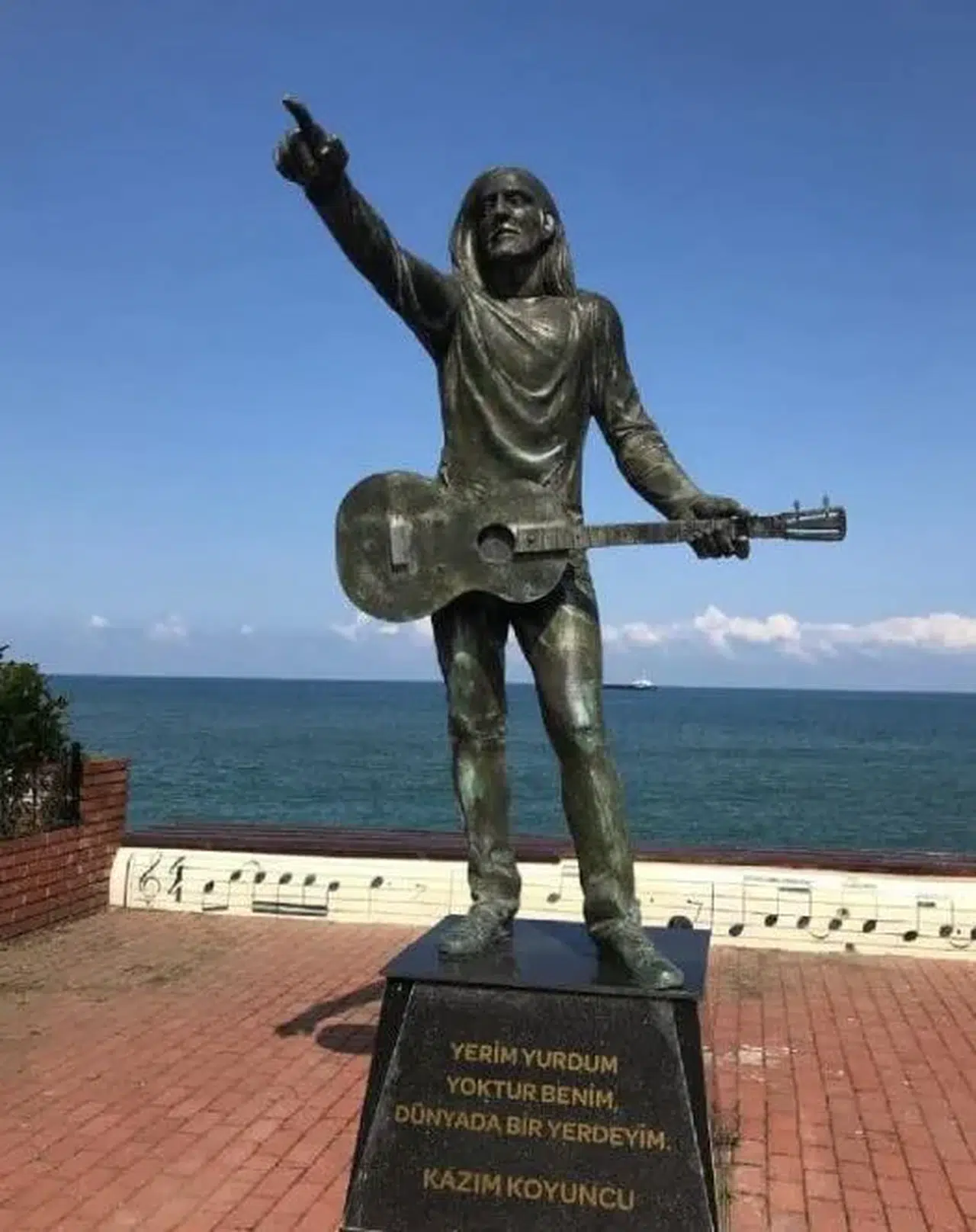 Karadeniz'in Müzik Sesi Kazım Koyuncu, Hopa'da Anılıyor