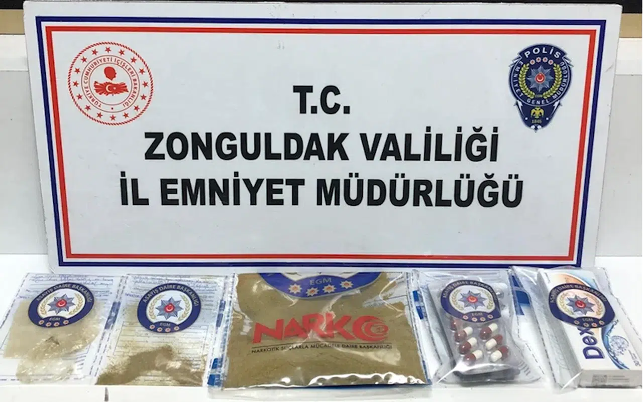 Zonguldak'ta "dur" ihtarına uymayan araçta uyuşturucu ele geçirildi, 2 zanlı gözaltına alındı