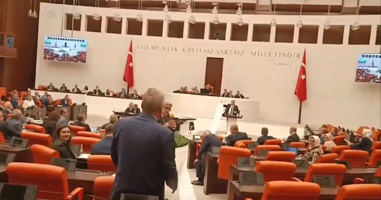 TBMM Genel Kurulu'nda, 'Şerefsiz' tartışması (2)