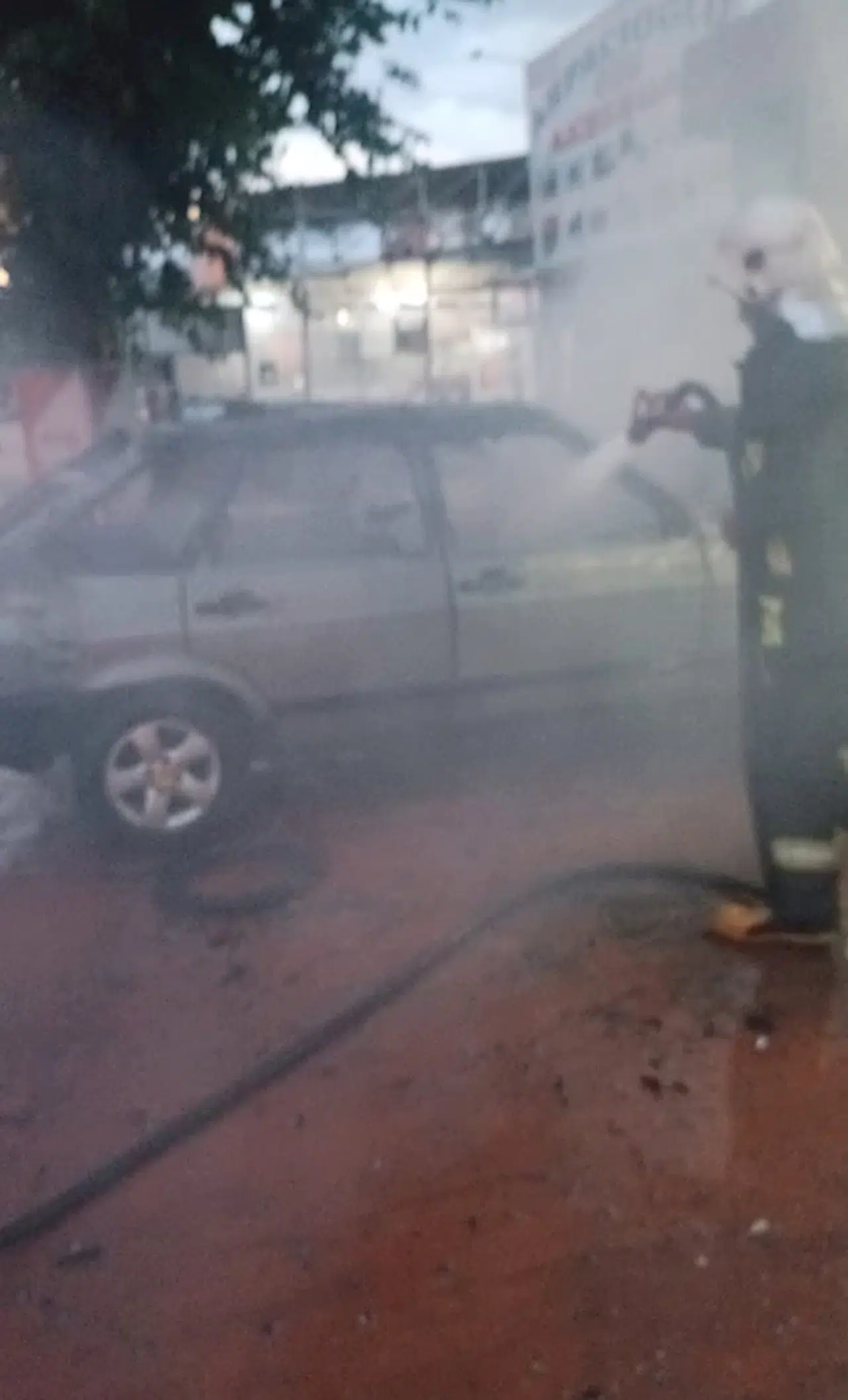 Tamir yapılan araçta patlama: 3 yaralı