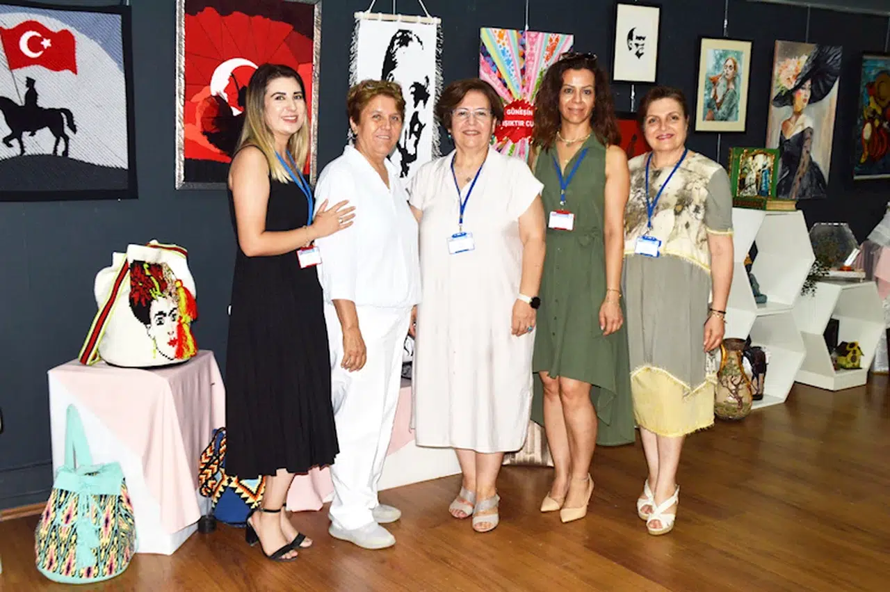 'Kadın Her Yerde' sergisi