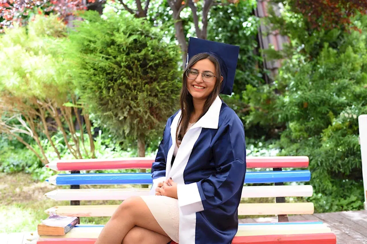 Okul kaydını yaptıracağı gün babasını kaybeden Bilge'nin başarı hikayesi