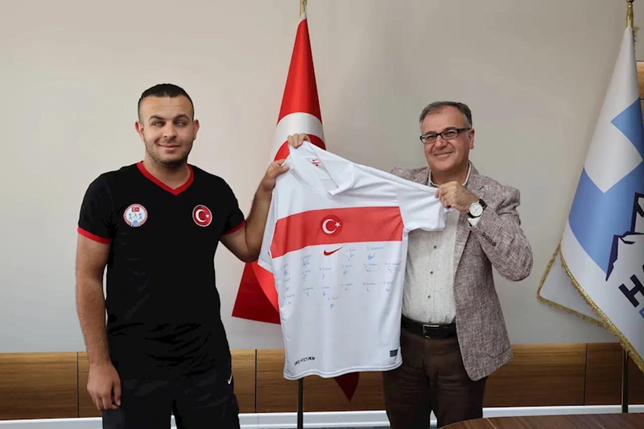 Görme Engelliler Milli Takımı'ndan Başkan Özdoğan'a ziyaret