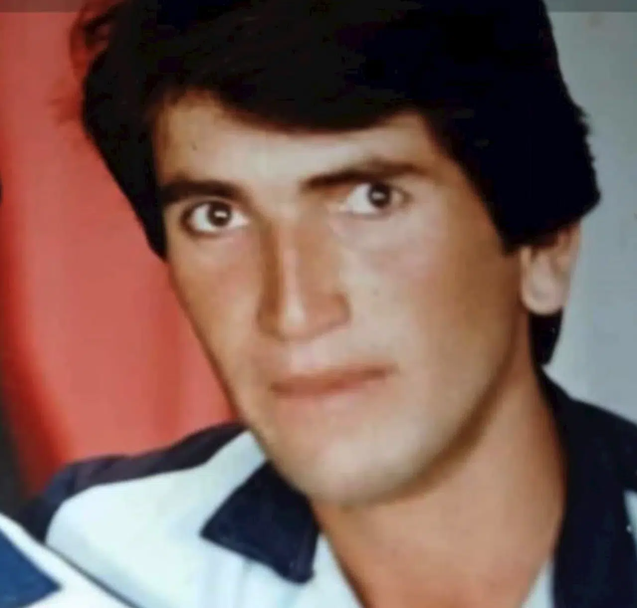 Kamyonet ile çarpışan otomobilin sürücüsü öldü, 3 yaralı