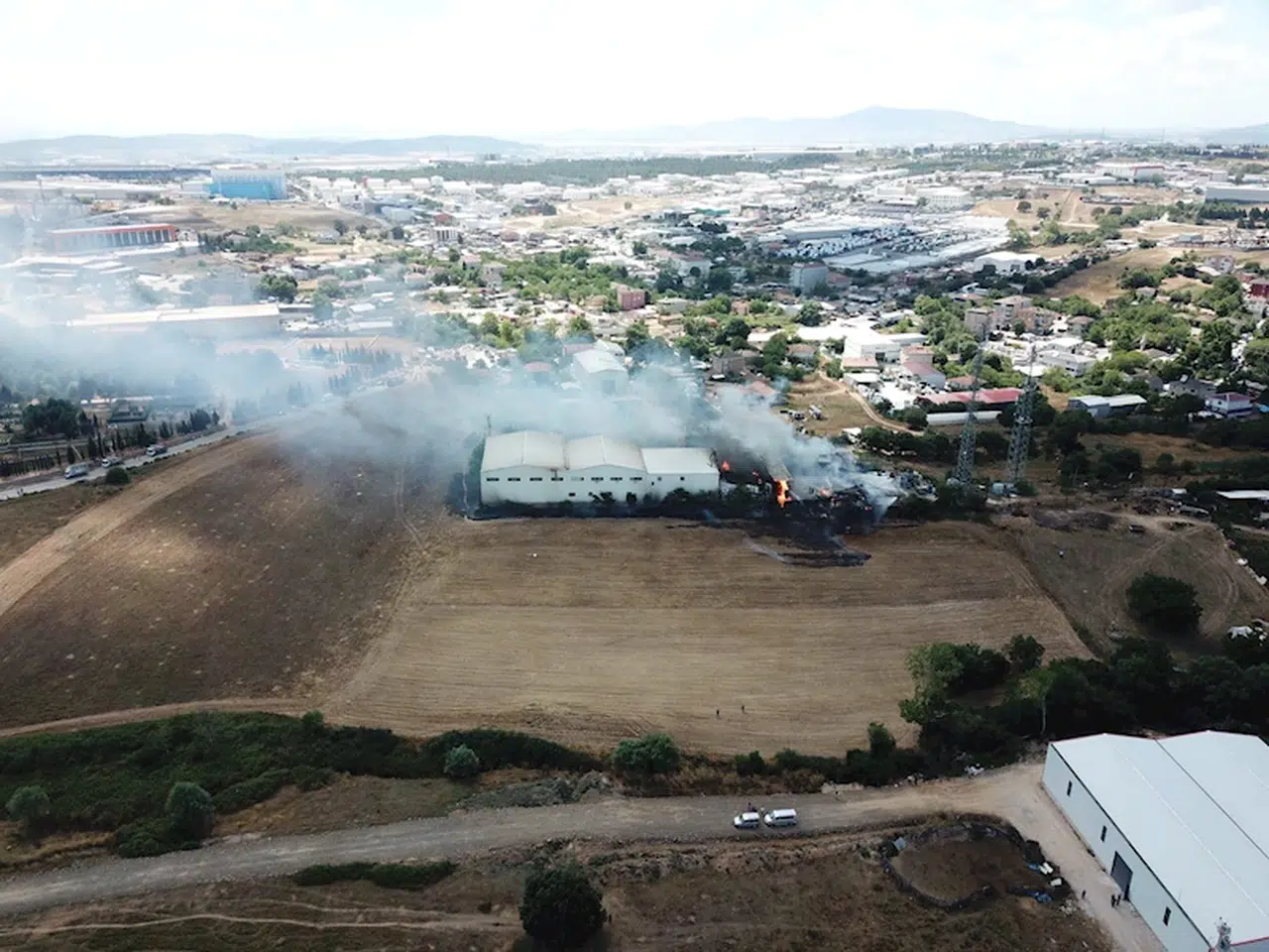 Gebze'de boya fabrikasında yangın/ Ek fotoğraflar