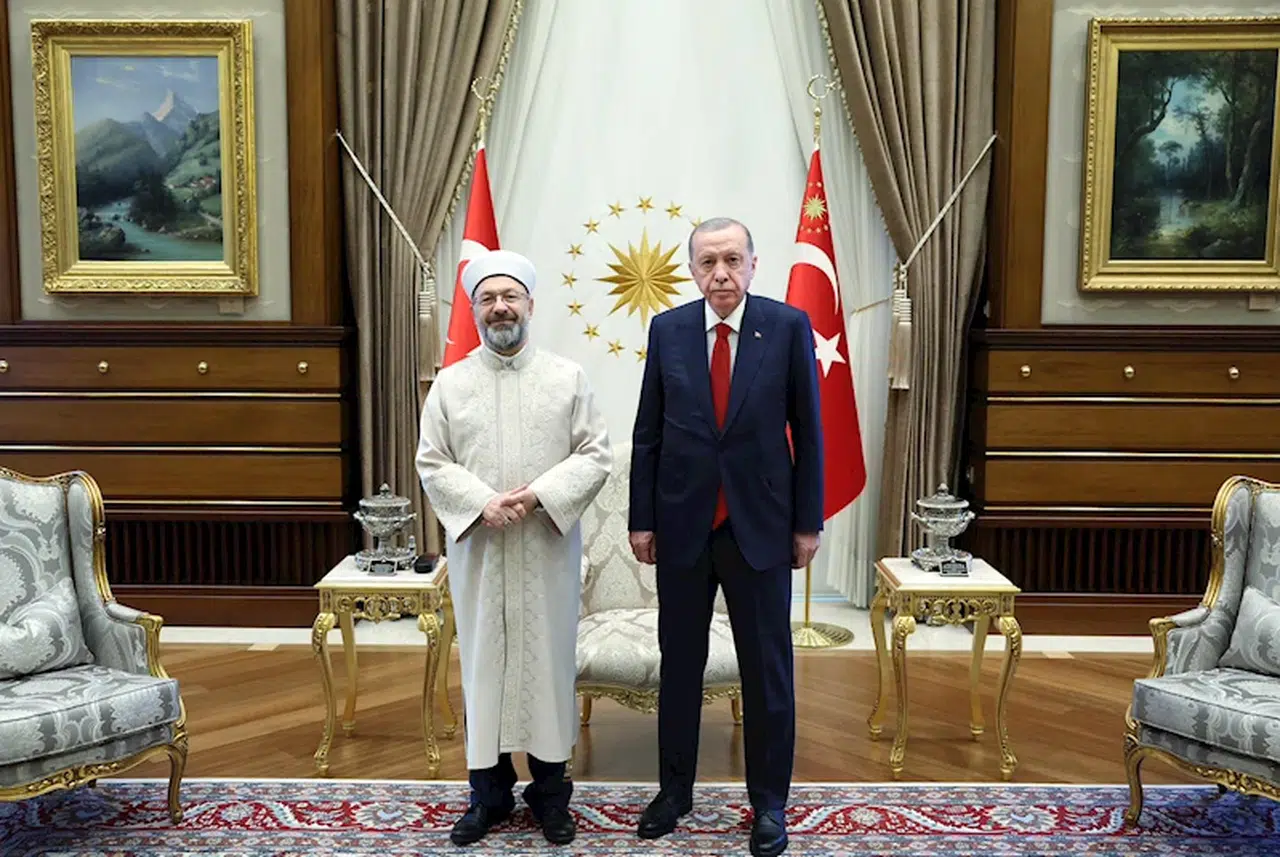 Cumhurbaşkanı Erdoğan, Diyanet İşleri Başkanı Erbaş ile görüştü