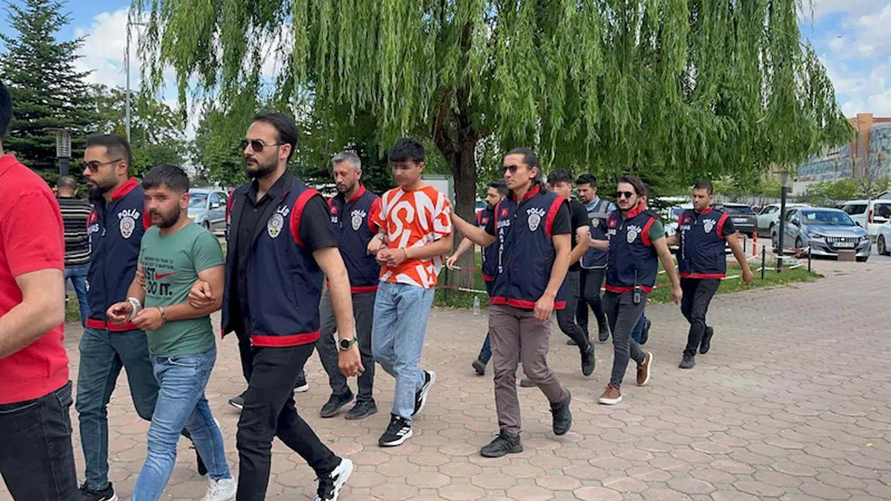 Sivas'ta 1 kişinin öldüğü silahlı kavganın şüphelileri adliyede 