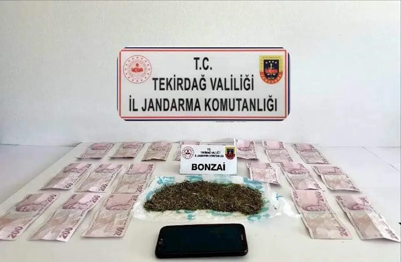   Üzerinde uyuşturucu bulunan şüpheliye gözaltı