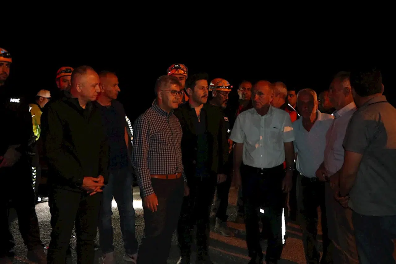 Niğde'de zincirleme kaza; aynı aileden 3 kişi öldü, 2'si ağır 4 yaralı